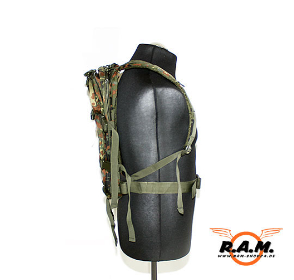 Taktischer Rucksack in flecktarn von SOLIDCORE GERMANY